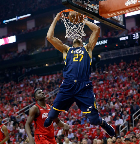 火箭外线得分突出，进攻节奏明显加快的简单介绍